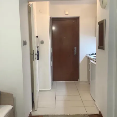 Centrumtwardastreet Station10min 1 Gb Sek Lägenhet Warszawa