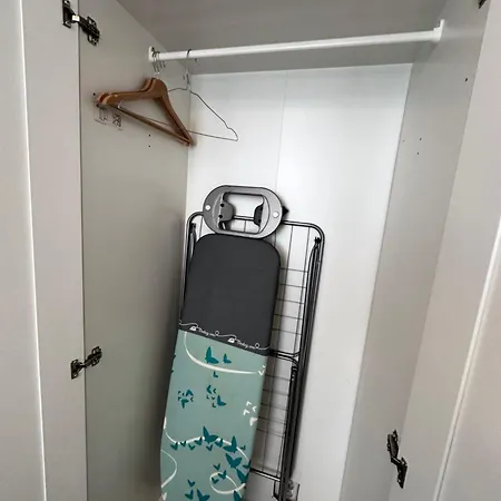 Centrumtwardastreet Station10min 1 Gb Sek *